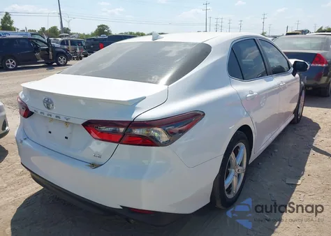 2023 Toyota Camry Le z USA, uszkodzony, nr VIN 4T1C11AK3PU788237